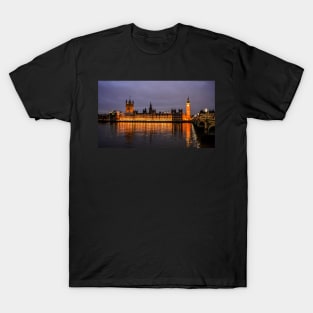 Palace of Westminster at night T-Shirt